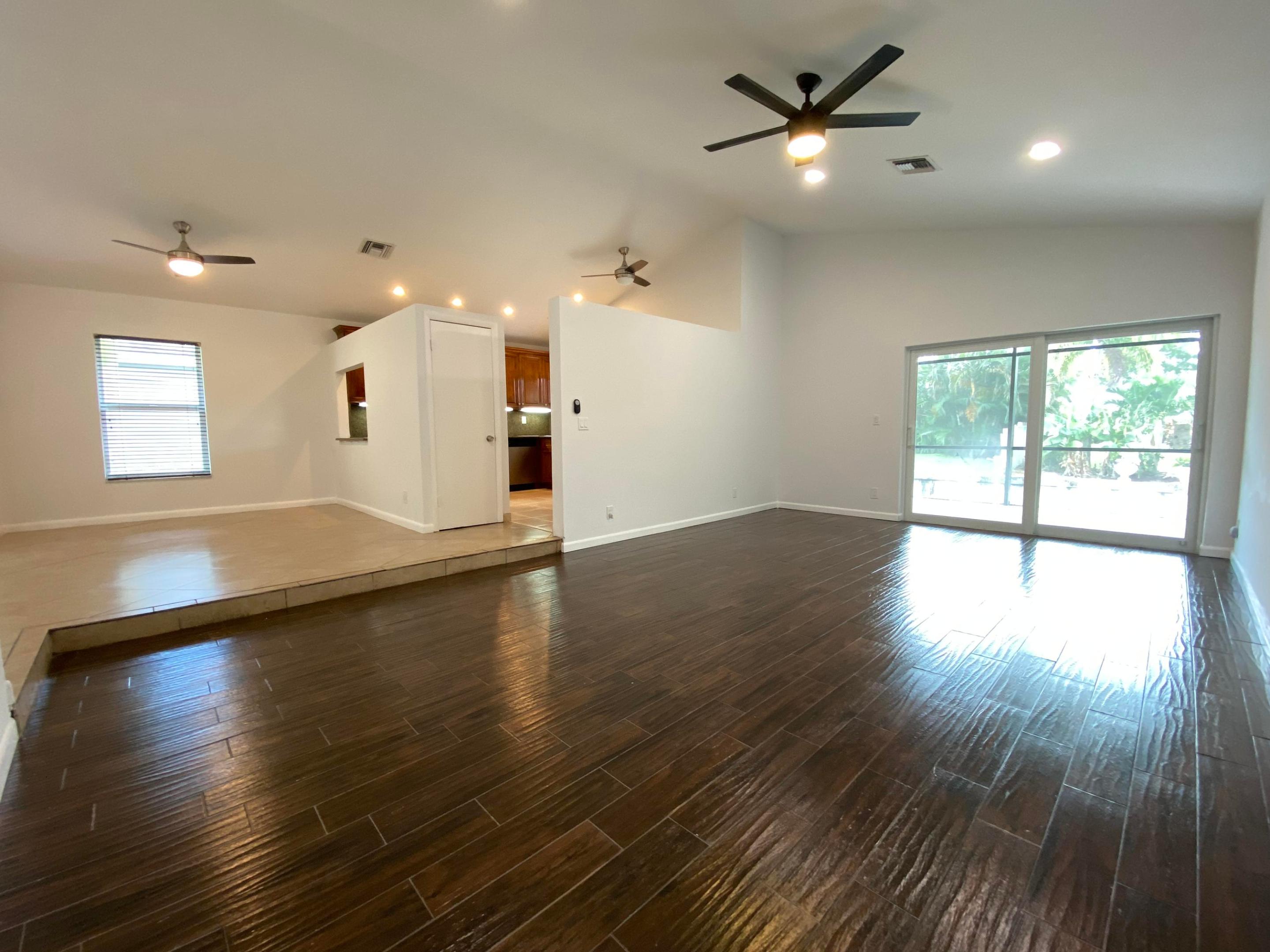 RAINBERRY LAKE - Residential Lease