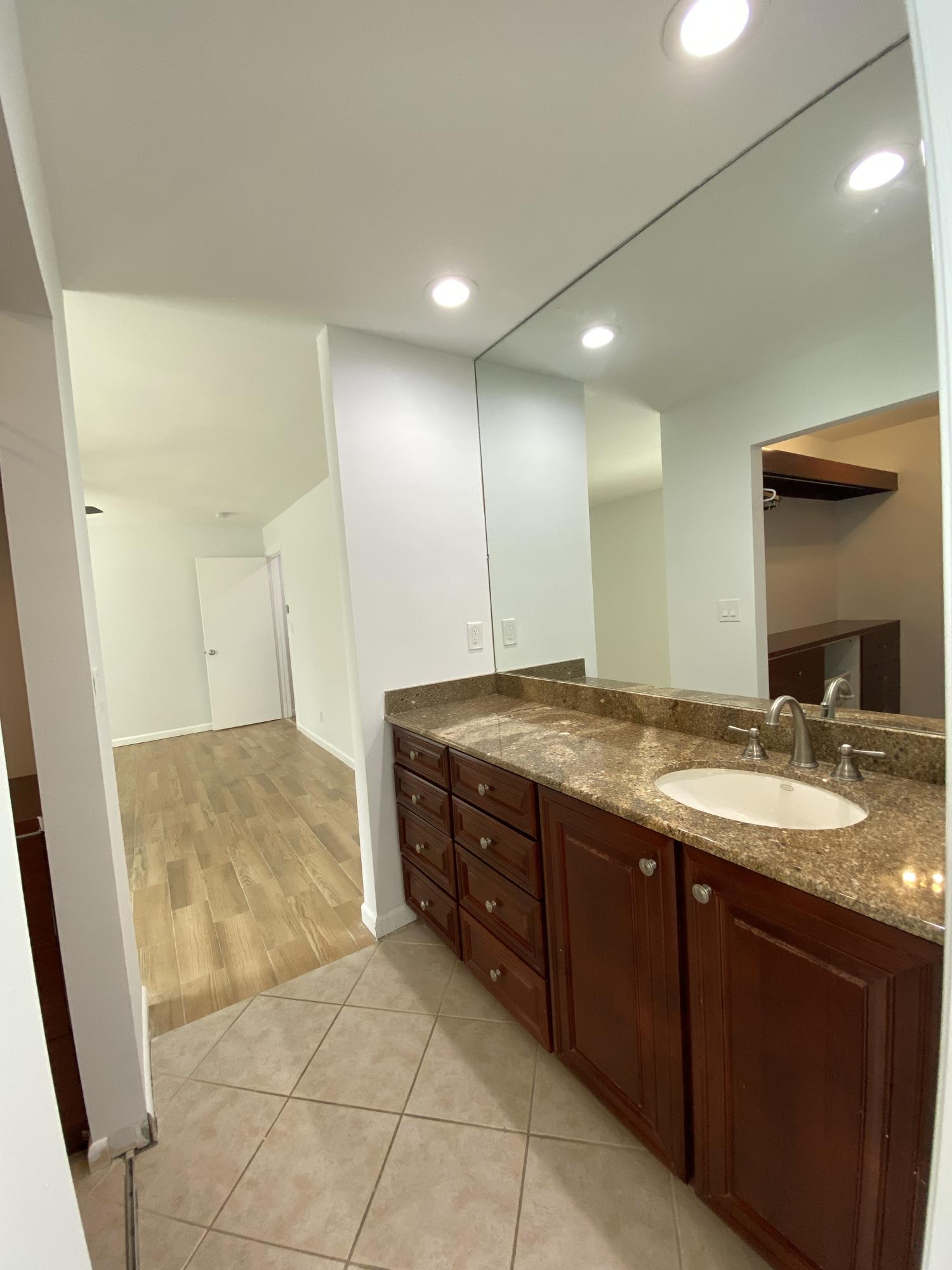 RAINBERRY LAKE - Residential Lease