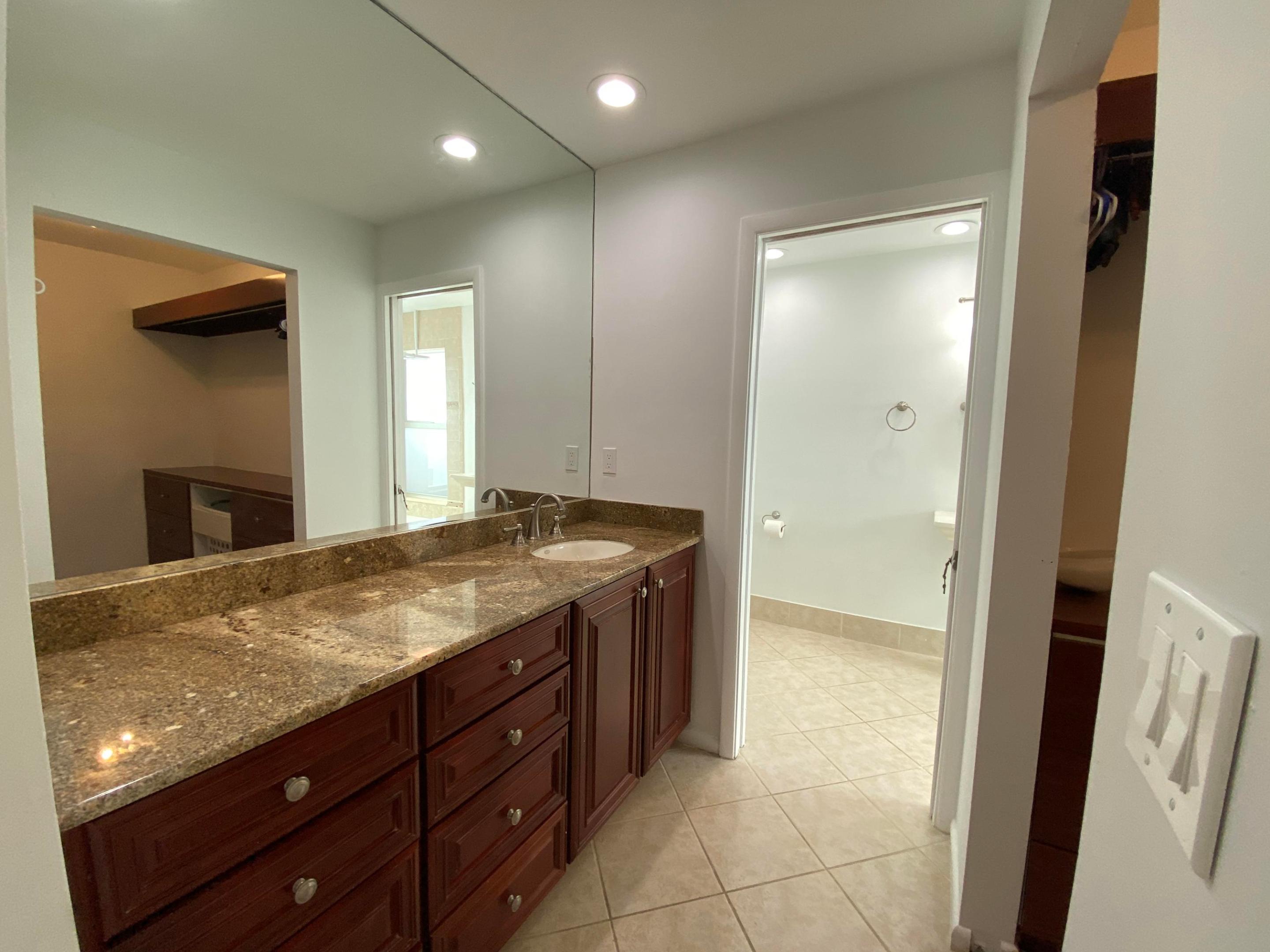 RAINBERRY LAKE - Residential Lease