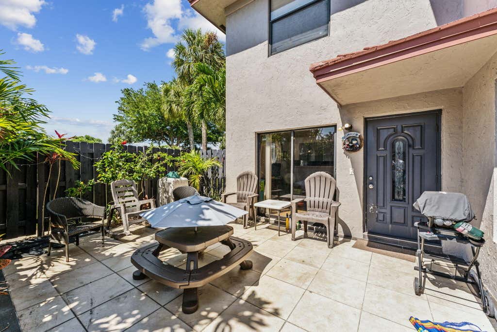 Photo of 1457 SW 25th Place #C, Boynton Beach, FL 33426 (MLS # R10983573)
