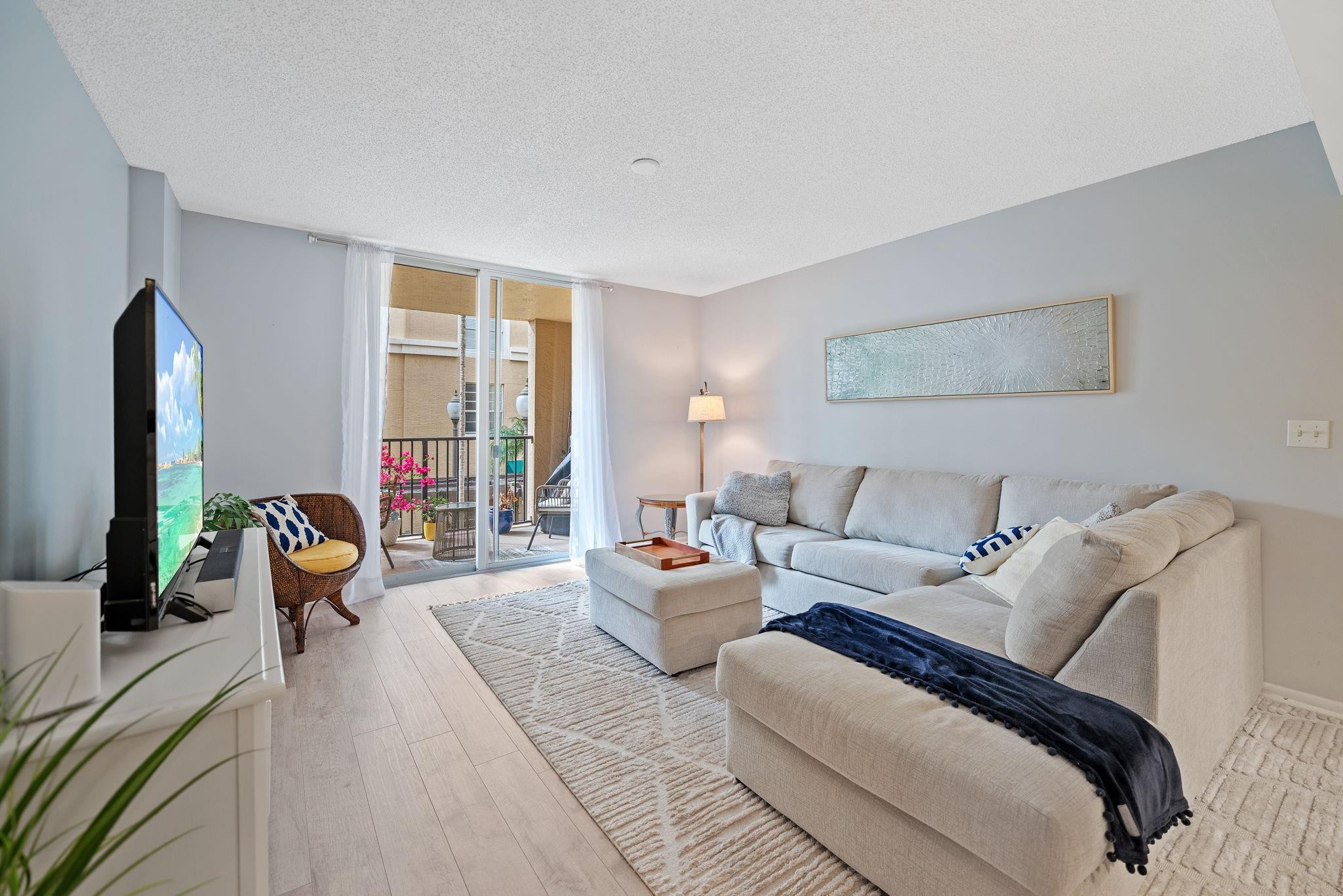 520 SE 5th Avenue 2202