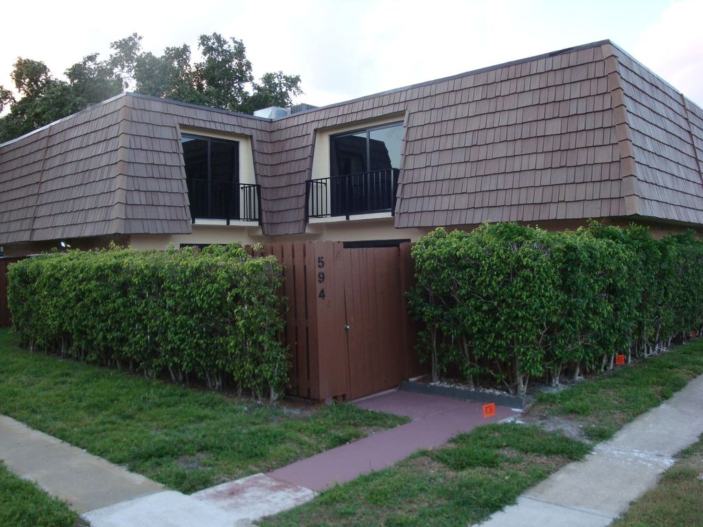 Photo of 594 Springdale Circle #59-d, Palm Springs, FL 33461 (MLS # B26009461)