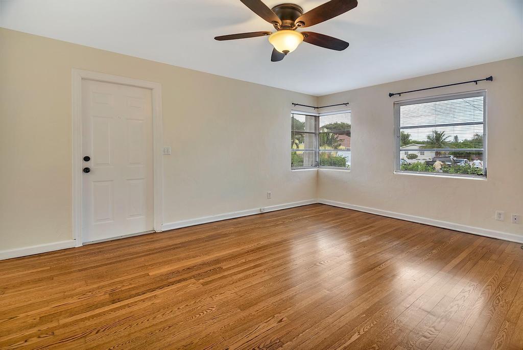LAKE WORTH TOWN OF - Residential Income