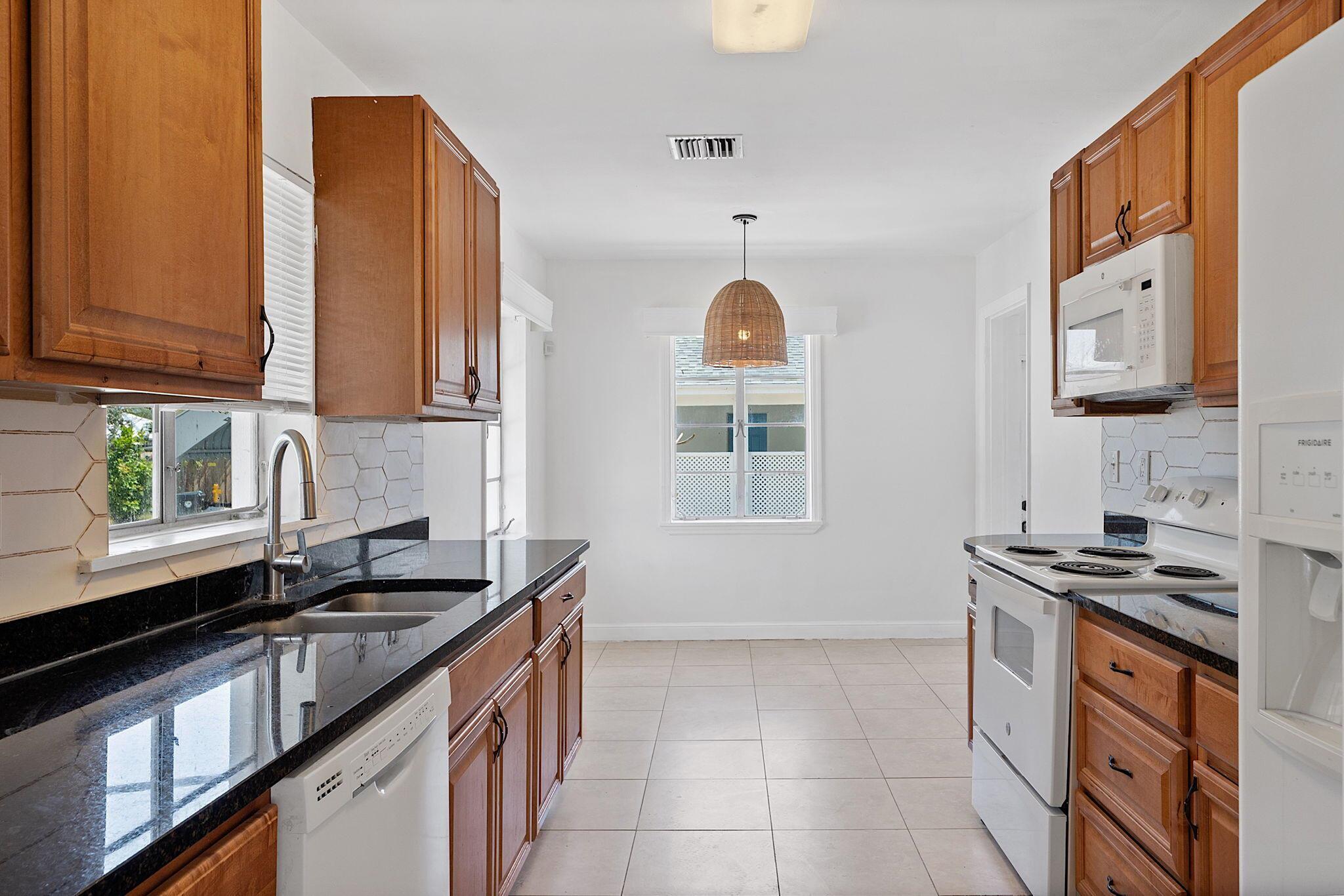 LAKE WORTH TOWN OF - Residential Income
