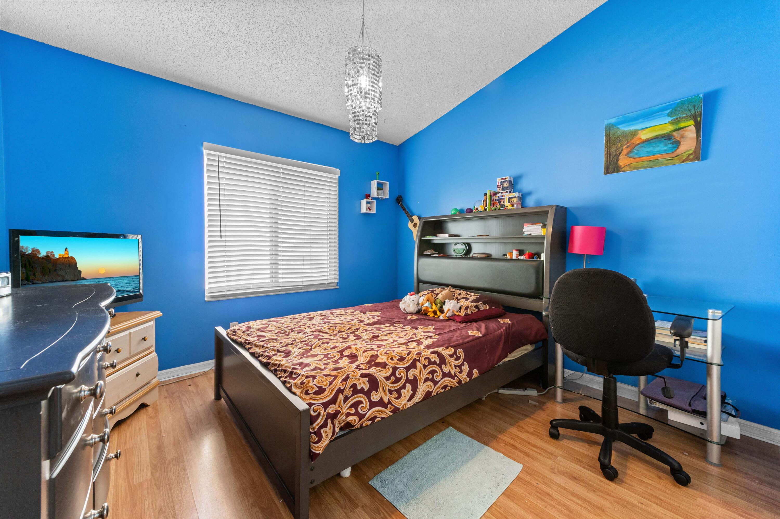 LAKE CHARLESTON - Residential