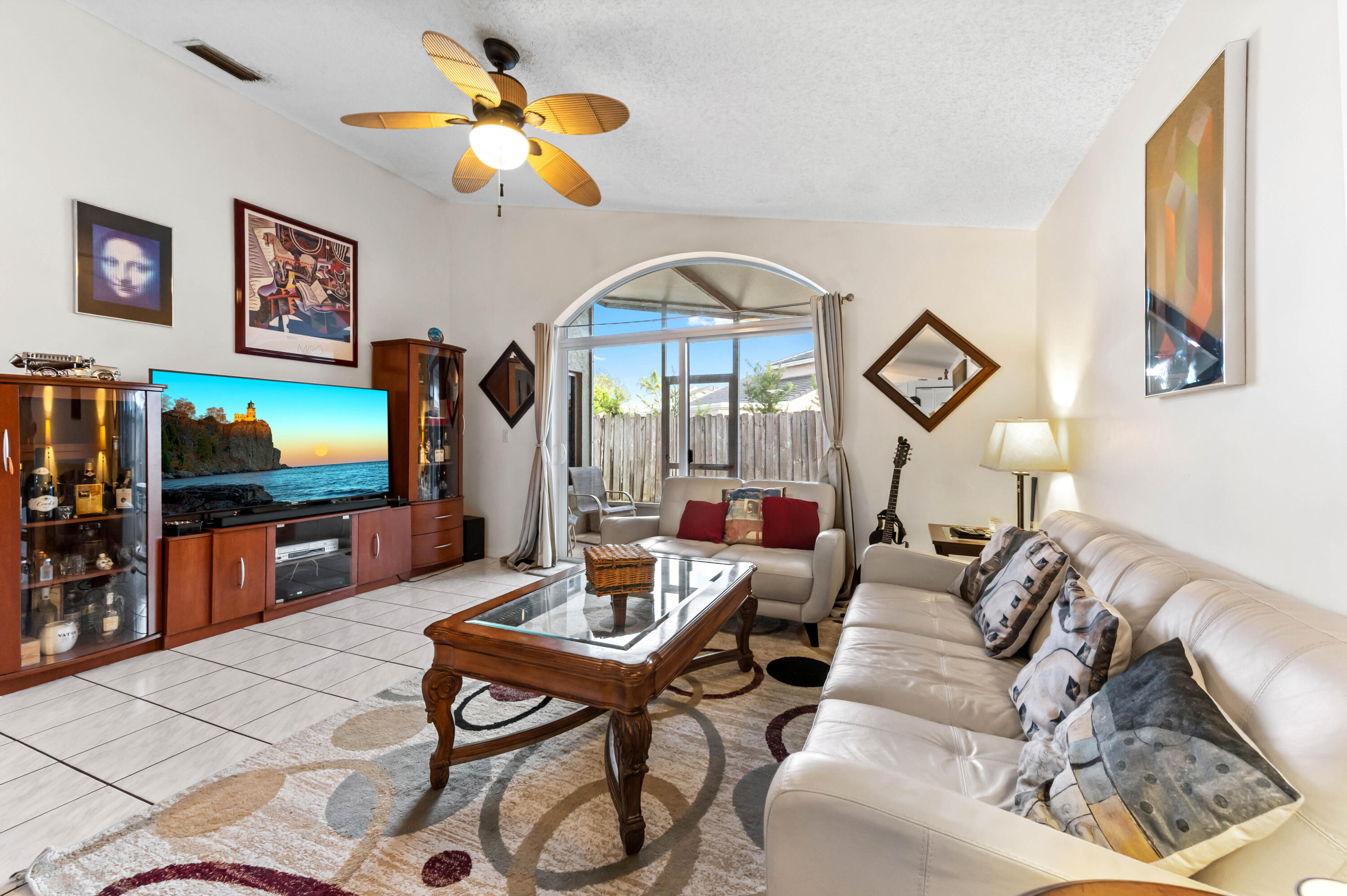 LAKE CHARLESTON - Residential