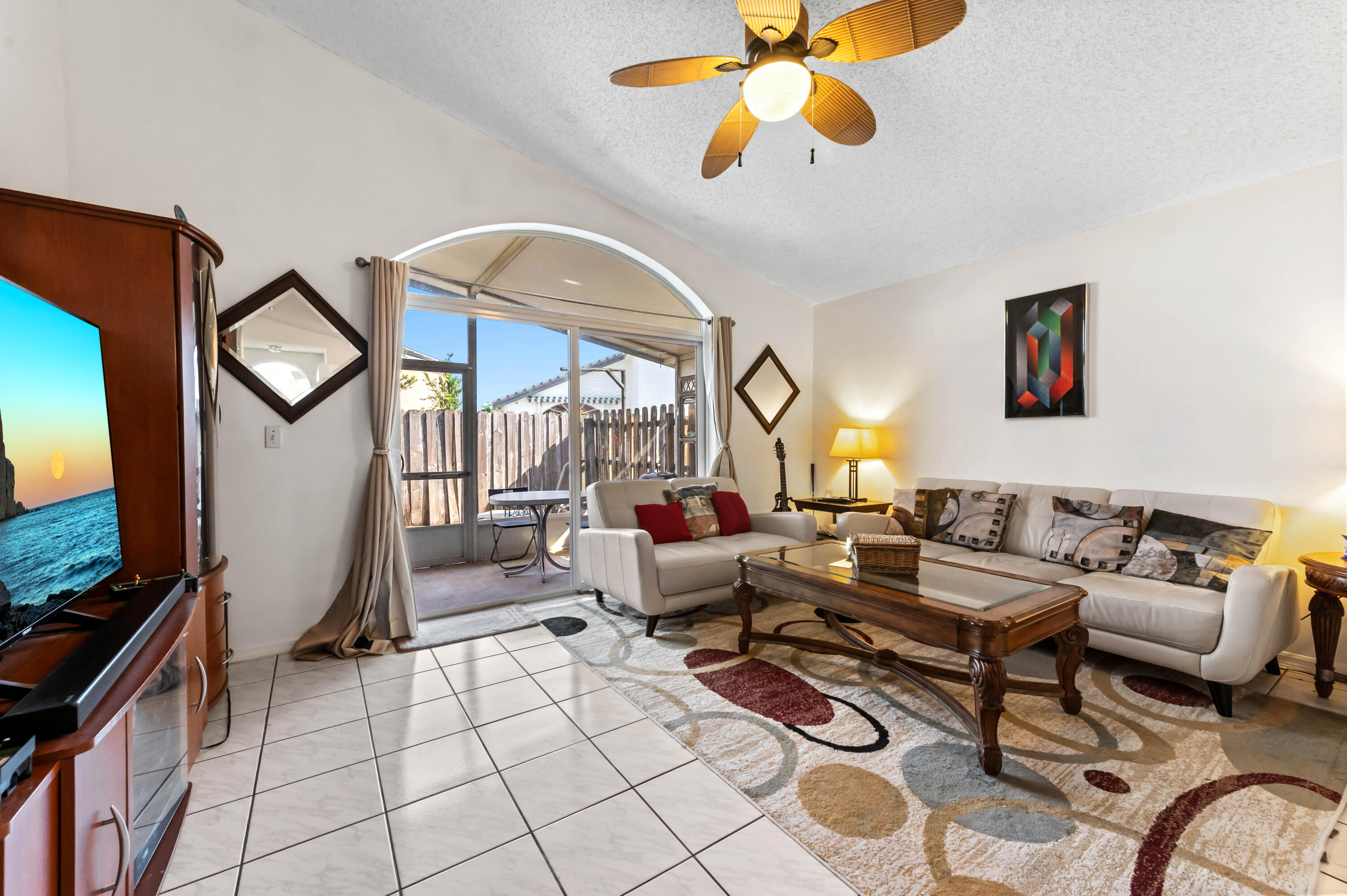 LAKE CHARLESTON - Residential