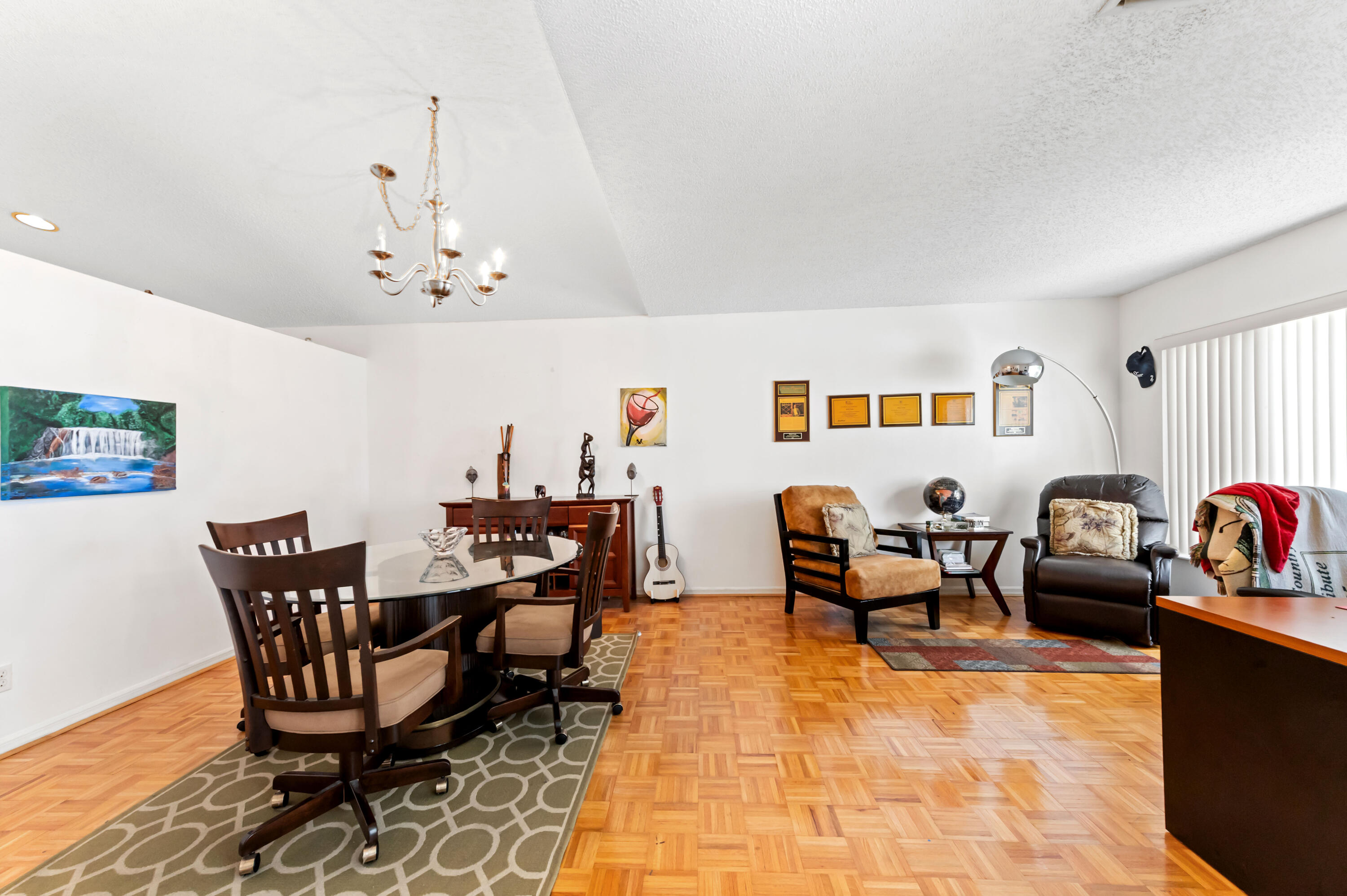 LAKE CHARLESTON - Residential