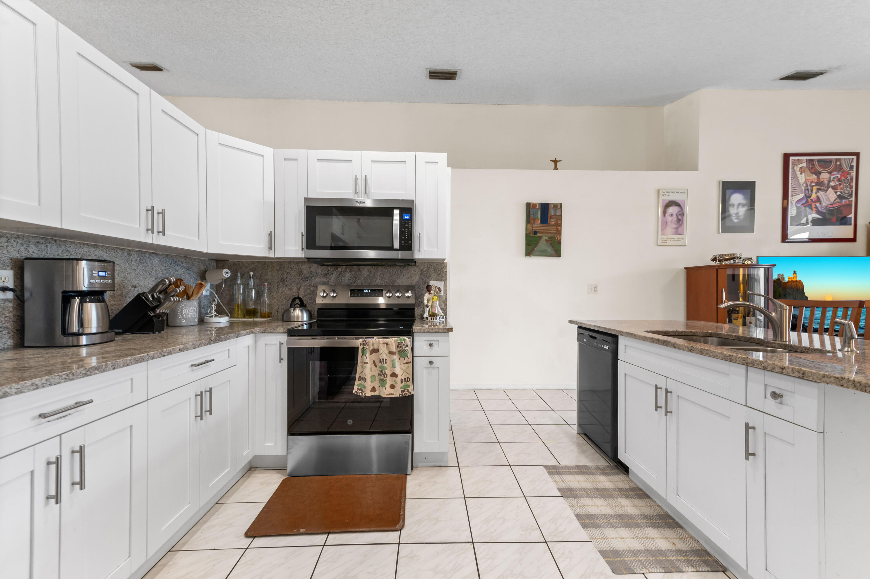 LAKE CHARLESTON - Residential