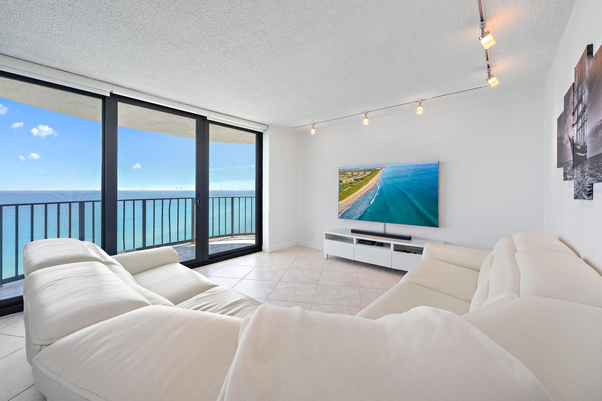 View photos, virtual tours, details... 5420 N Ocean Drive Ph2