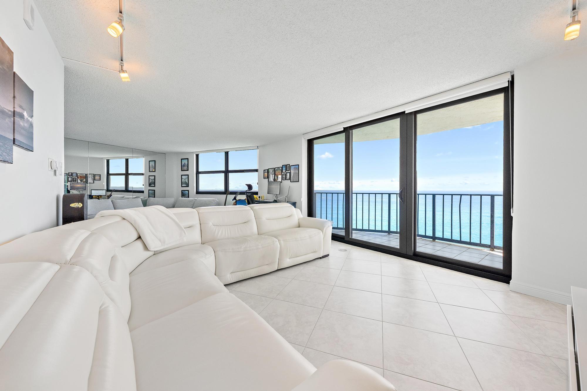 View photos, virtual tours, details... 5420 N Ocean Drive Ph2