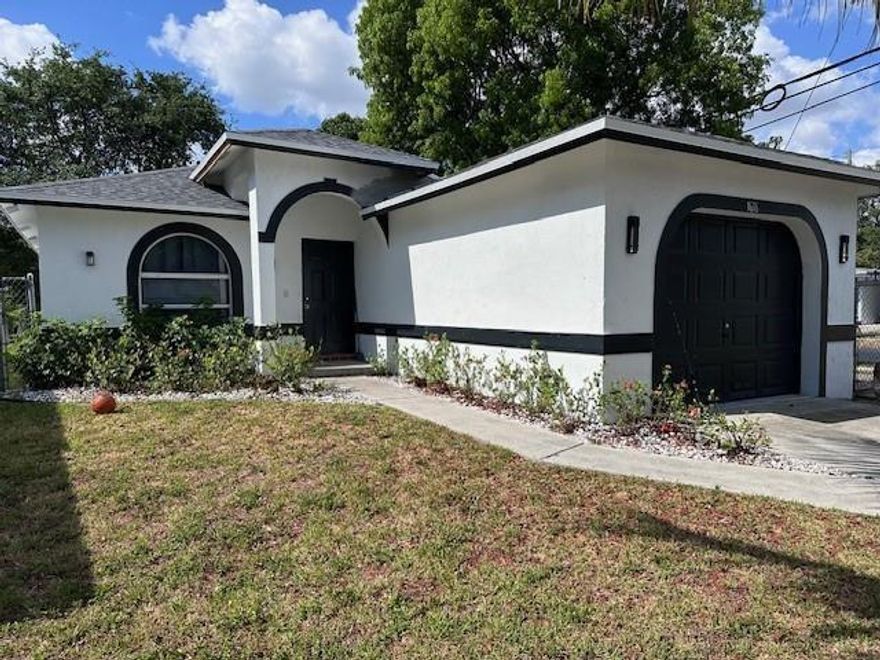 Newly renovated efficency,  Utilities included. Minutes from Downtown Ft. Lauderdale