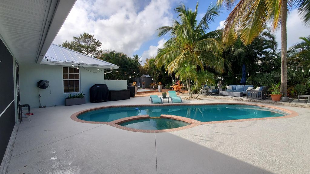 Photo of 8374 SE Woodcrest Place, Hobe Sound, FL 33455 (MLS # R11046277)