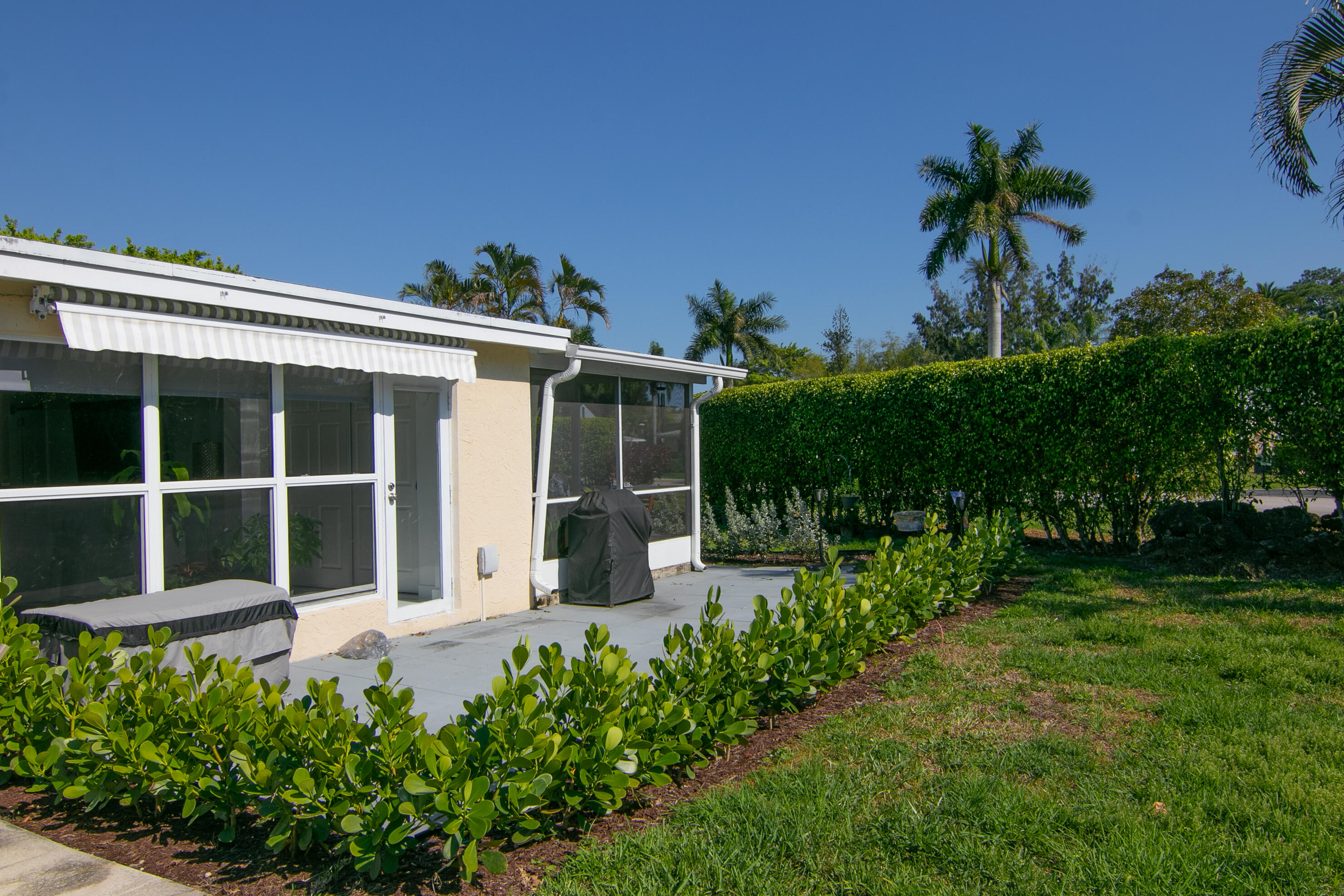 PALM GREENS AT VILLA DEL RAY CONDO II - Residential Lease