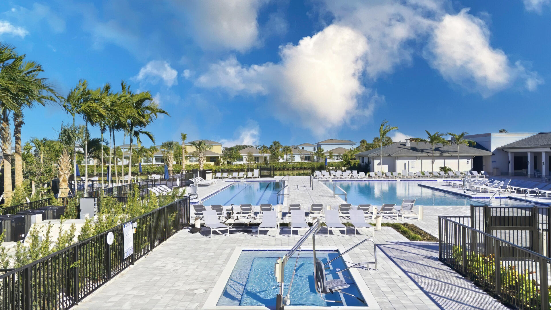 PALM GREENS AT VILLA DEL RAY CONDO II - Residential Lease