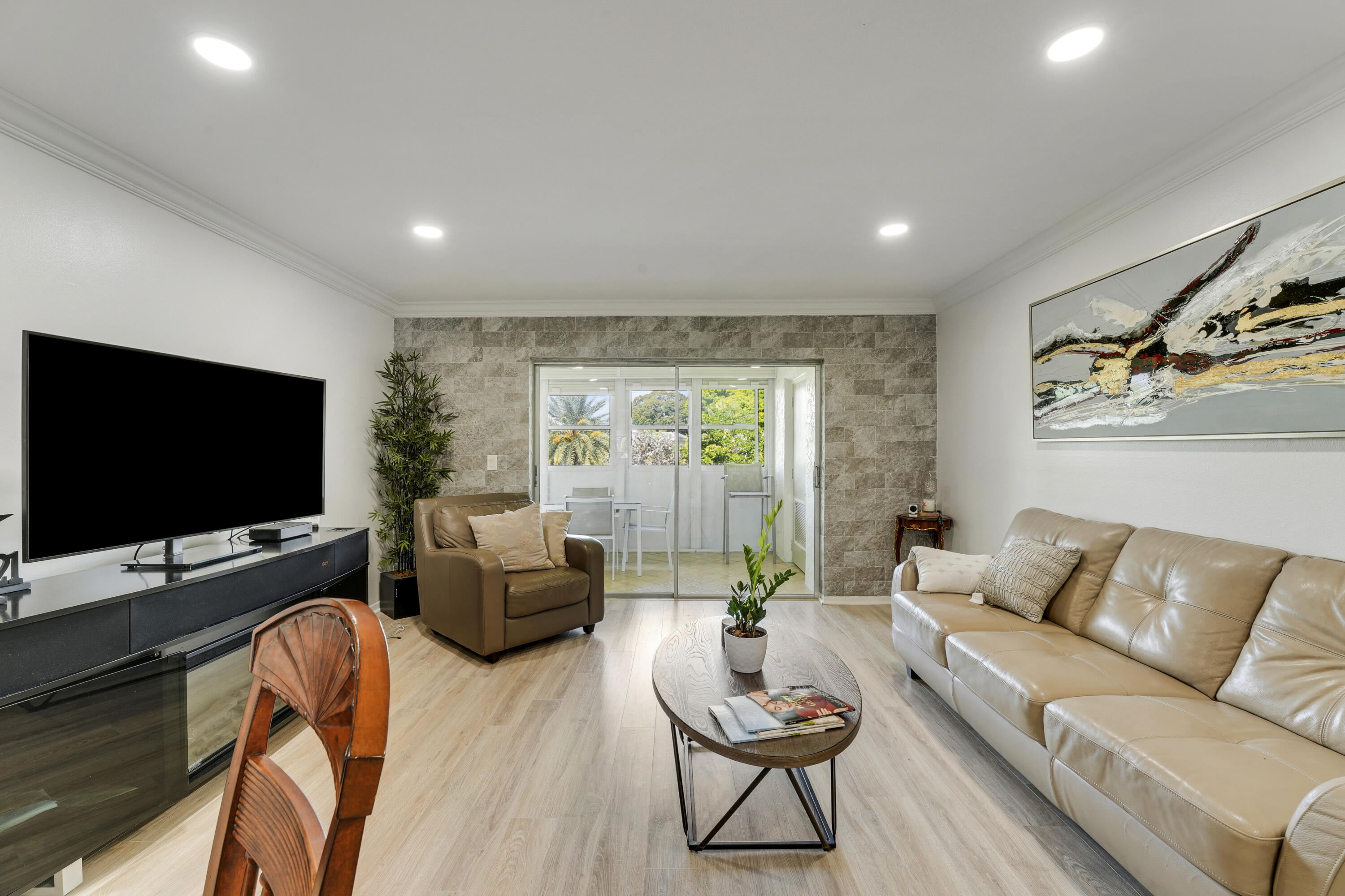 VILLAGES OF ORIOLE DEAUVILLE CONDO - Residential