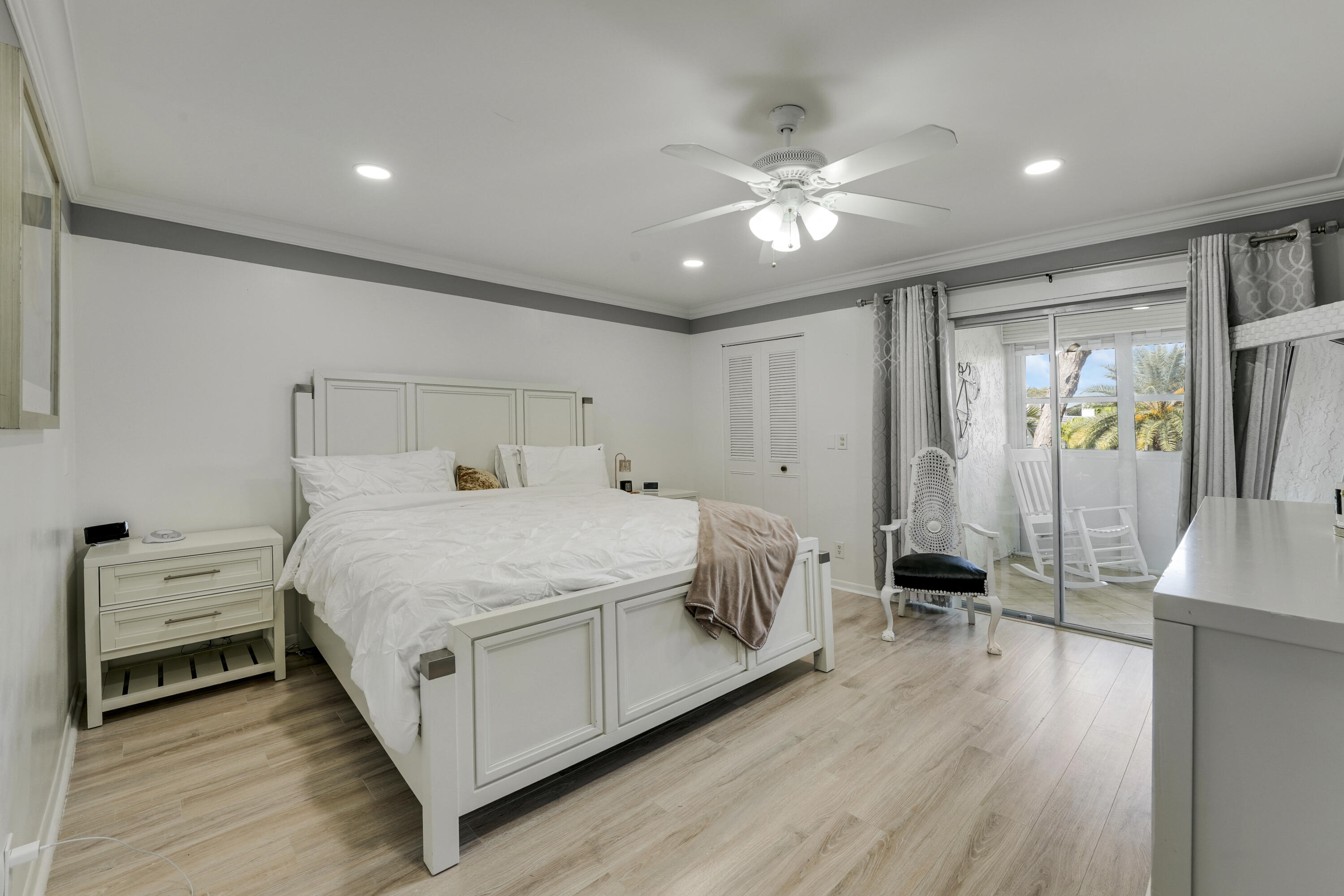 VILLAGES OF ORIOLE DEAUVILLE CONDO - Residential