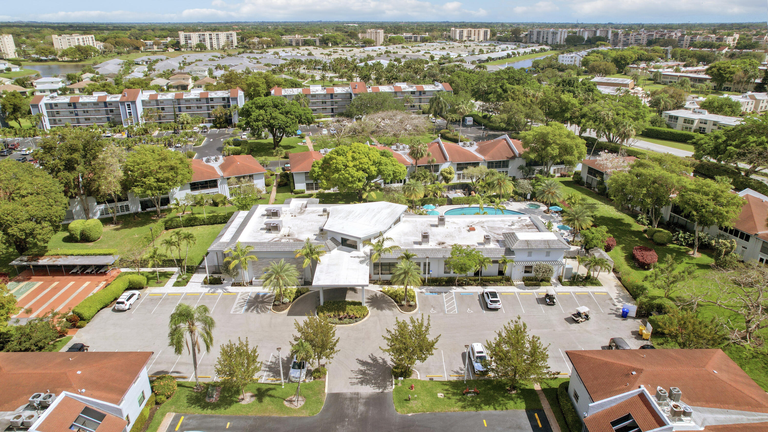 VILLAGES OF ORIOLE DEAUVILLE CONDO - Residential