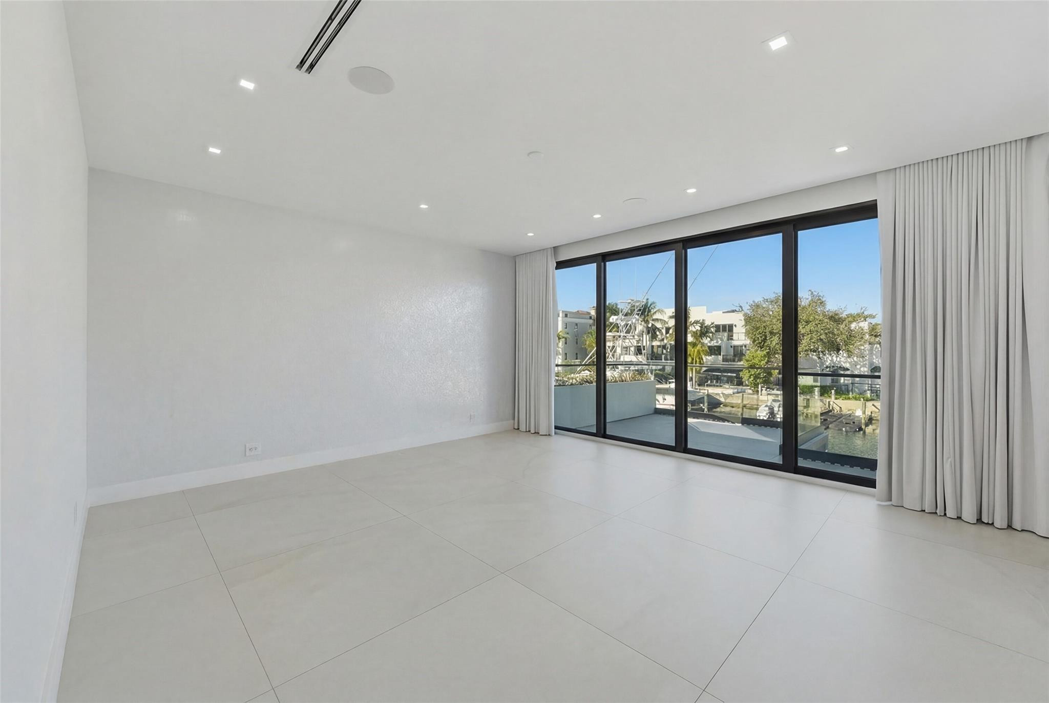 LAUDERDALE HARBORS SEC A RESUB - Residential