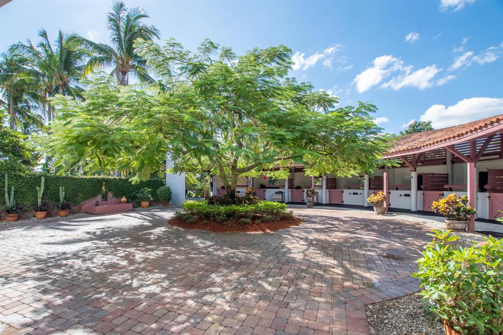 PALM BEACH POINT - Residential