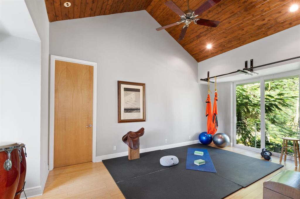 PALM BEACH POINT - Residential