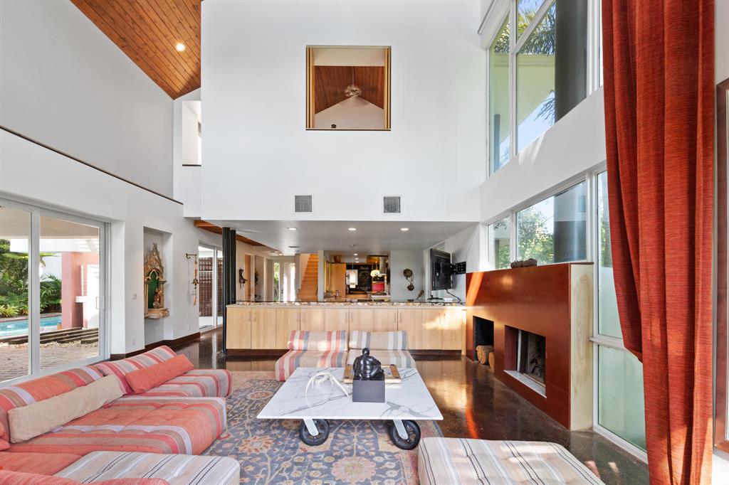 PALM BEACH POINT - Residential