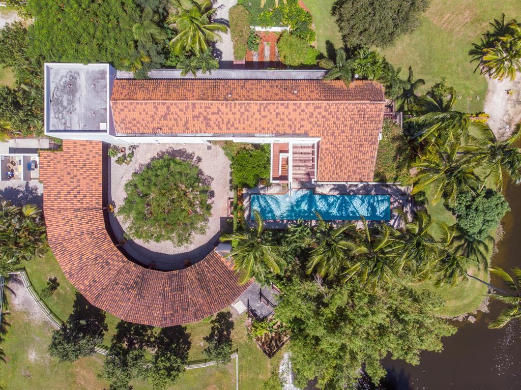 PALM BEACH POINT - Residential