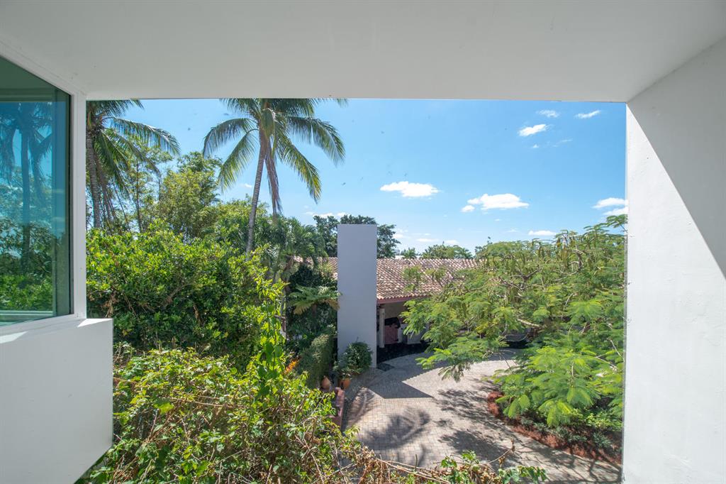 PALM BEACH POINT - Residential