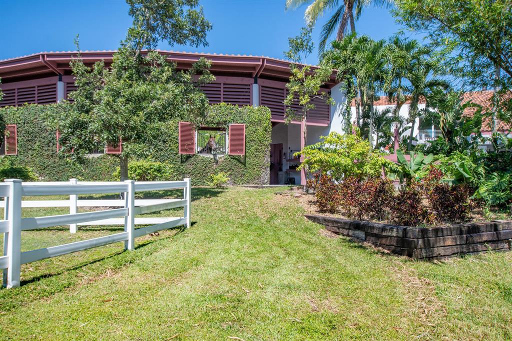 PALM BEACH POINT - Residential