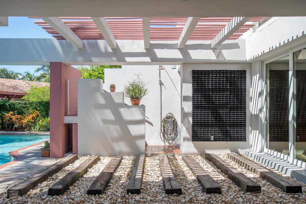 PALM BEACH POINT - Residential