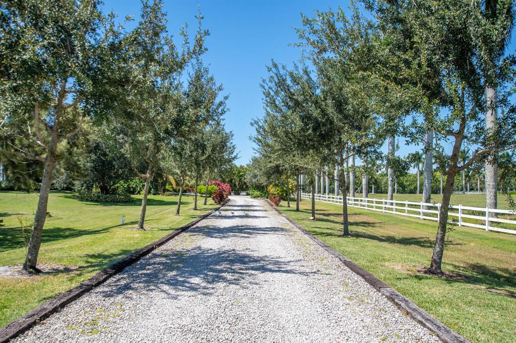 PALM BEACH POINT - Residential