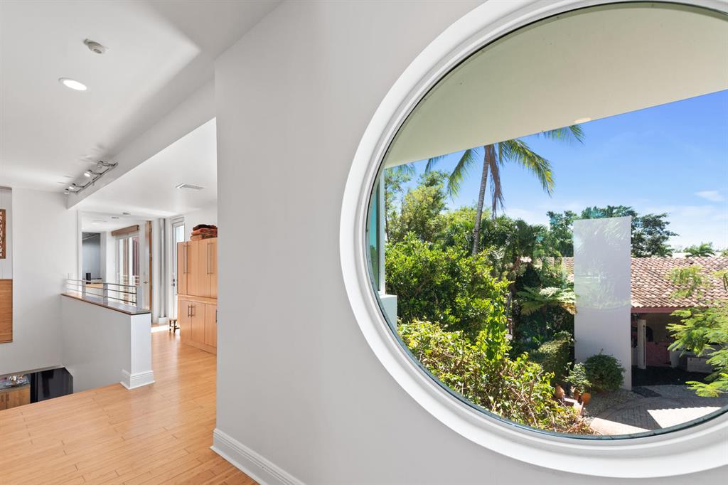 PALM BEACH POINT - Residential