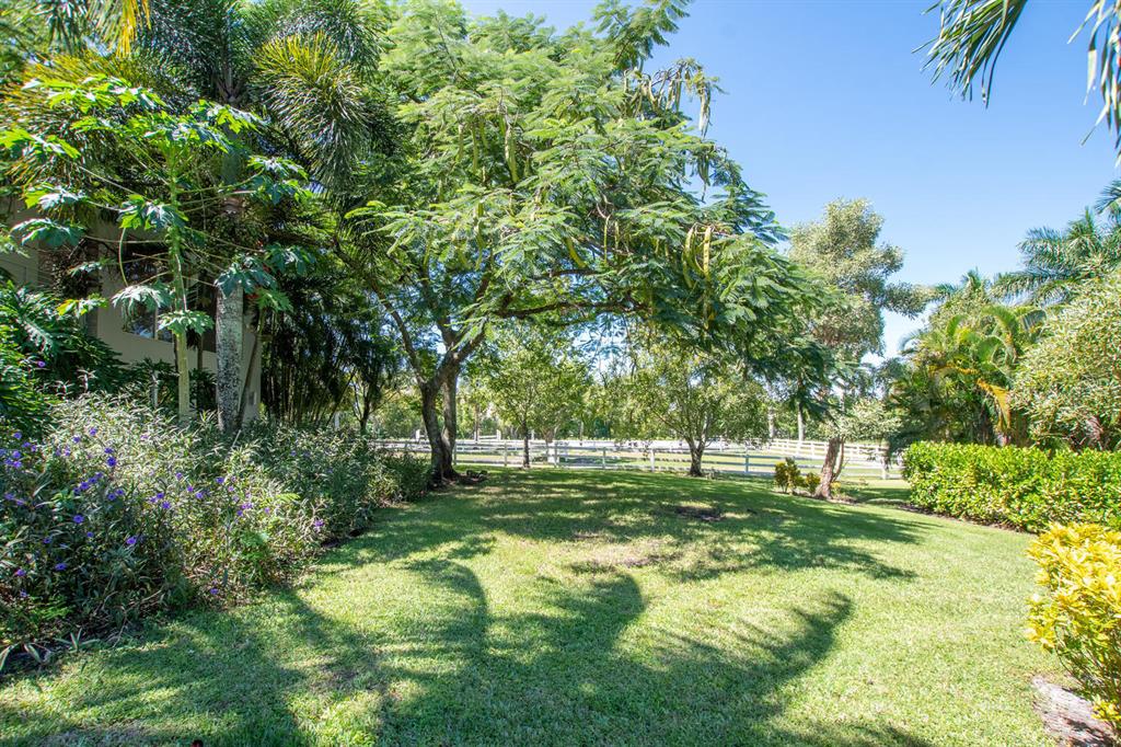 PALM BEACH POINT - Residential