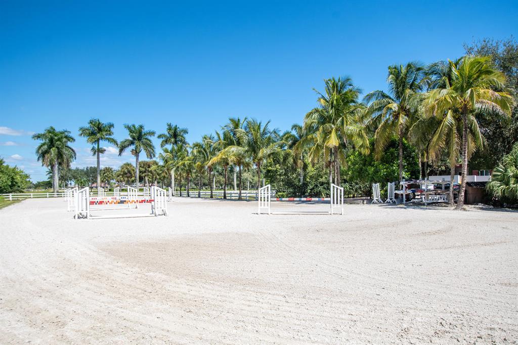 PALM BEACH POINT - Residential