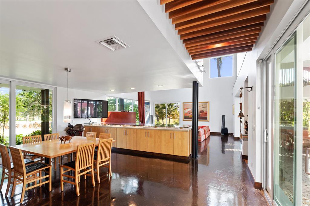 PALM BEACH POINT - Residential