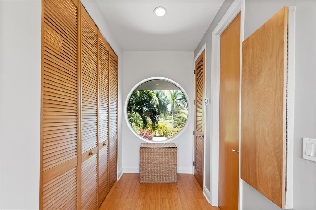 PALM BEACH POINT - Residential