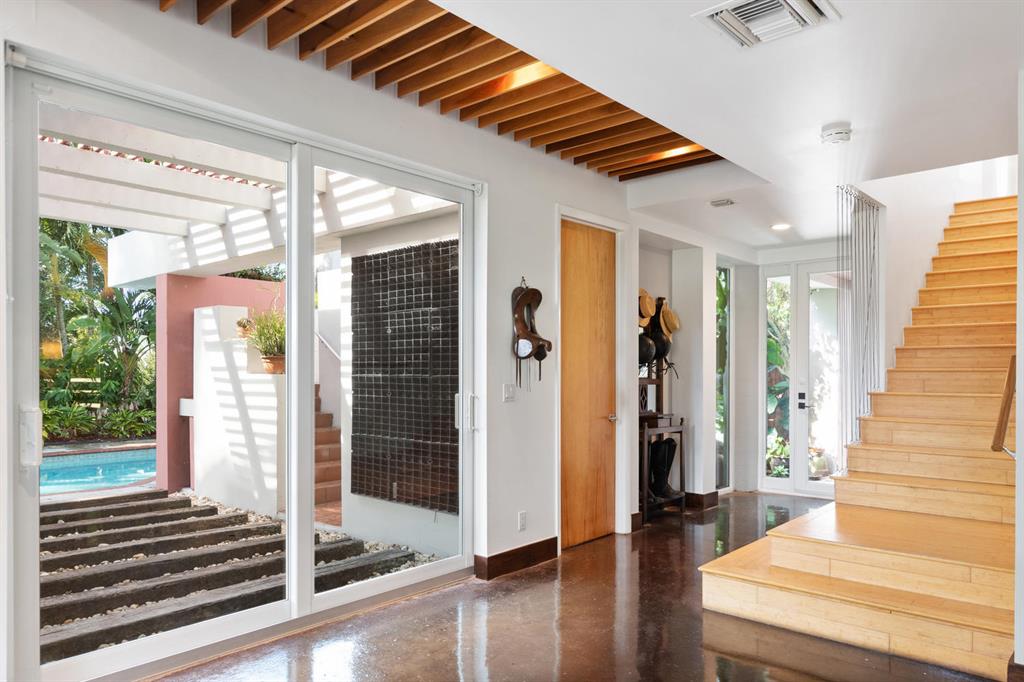 PALM BEACH POINT - Residential