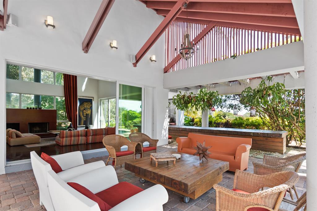 PALM BEACH POINT - Residential