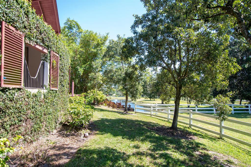 PALM BEACH POINT - Residential