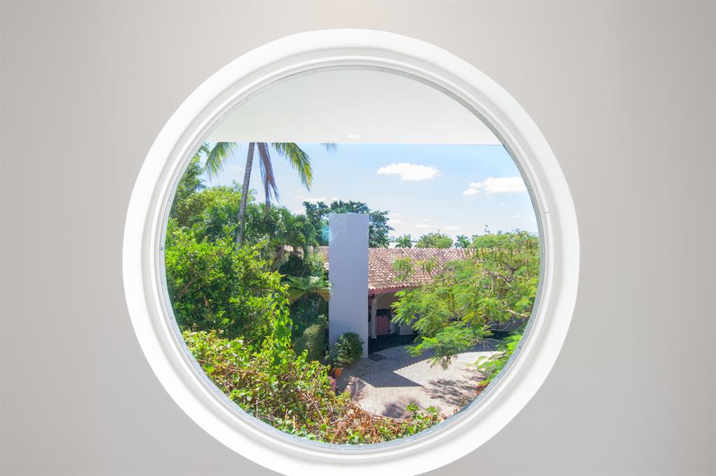 PALM BEACH POINT - Residential