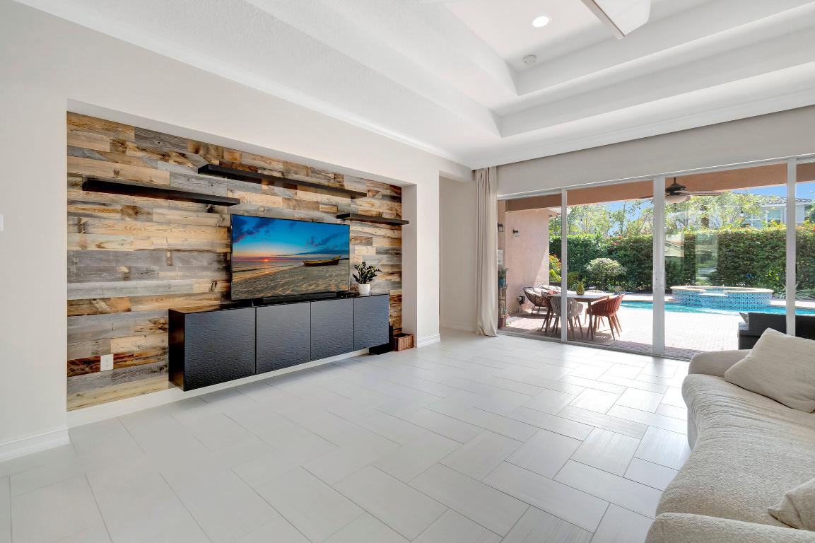 TRAILS AT CANYON - Residential