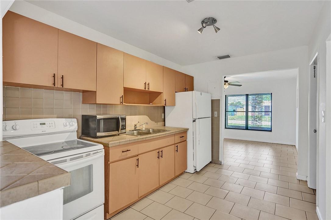 North Andrews Terrace 32- - Residential