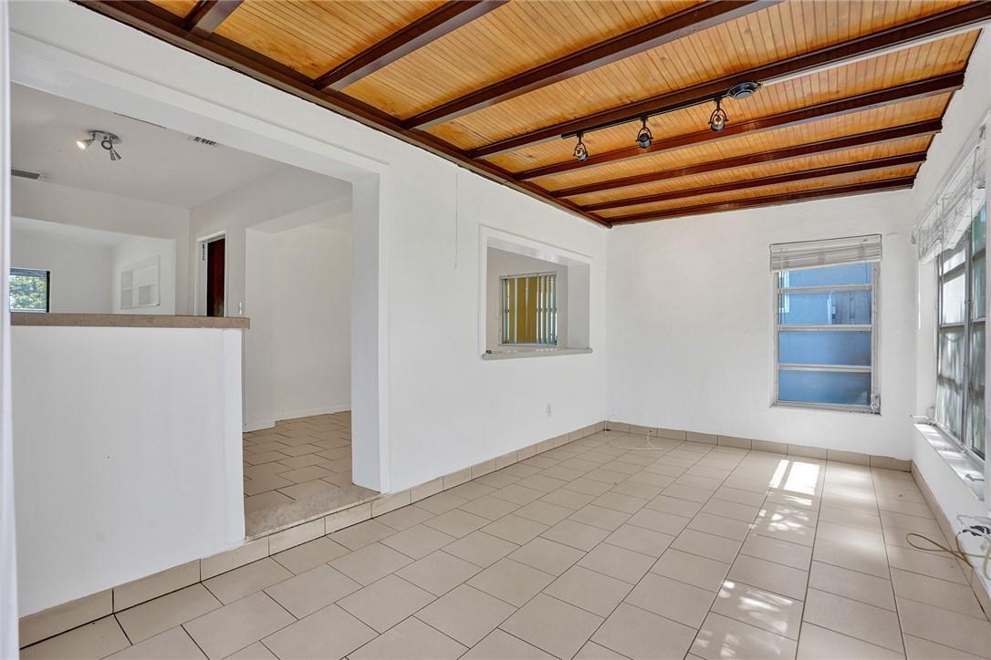 North Andrews Terrace 32- - Residential
