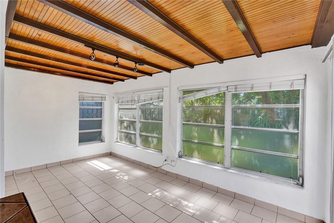 North Andrews Terrace 32- - Residential