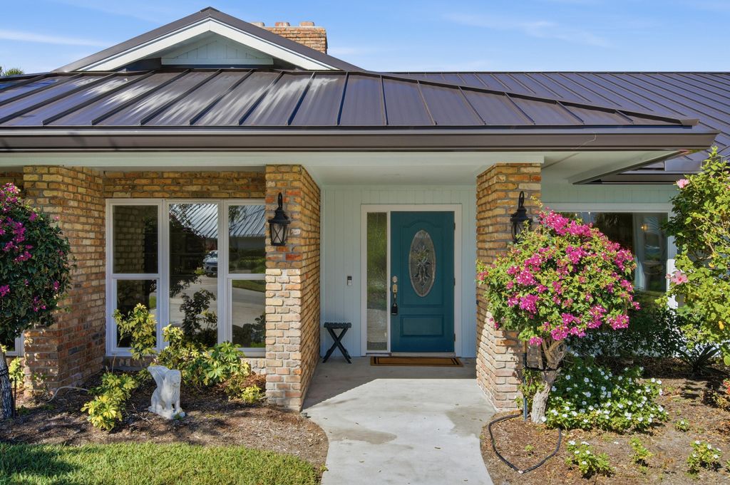 Photo of 5201 SE Burning Tree Circle, Stuart, FL 34997 (MLS # R11151094)