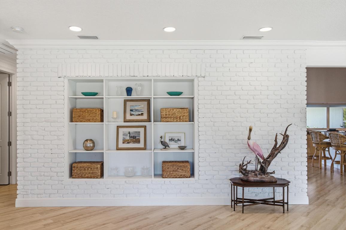 MARINER SANDS - Residential