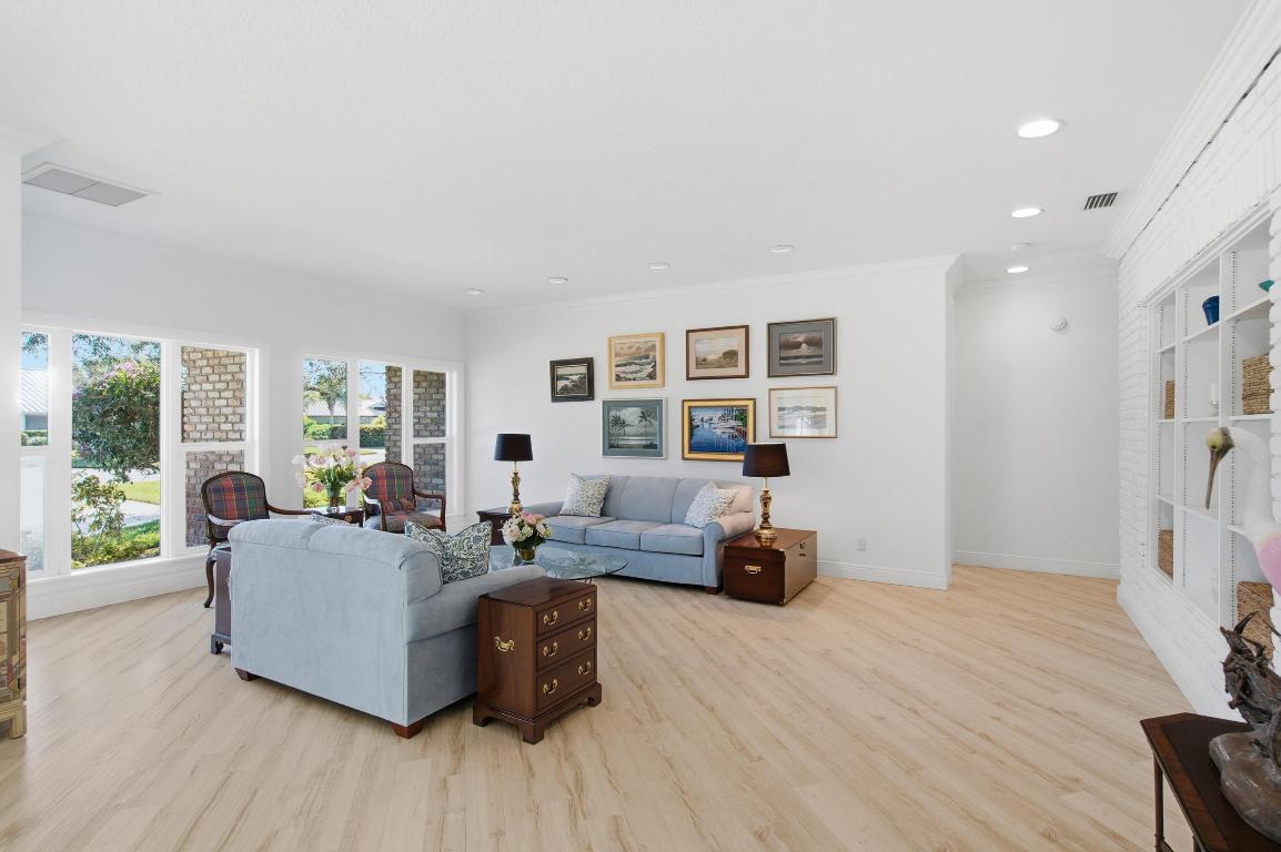 MARINER SANDS - Residential