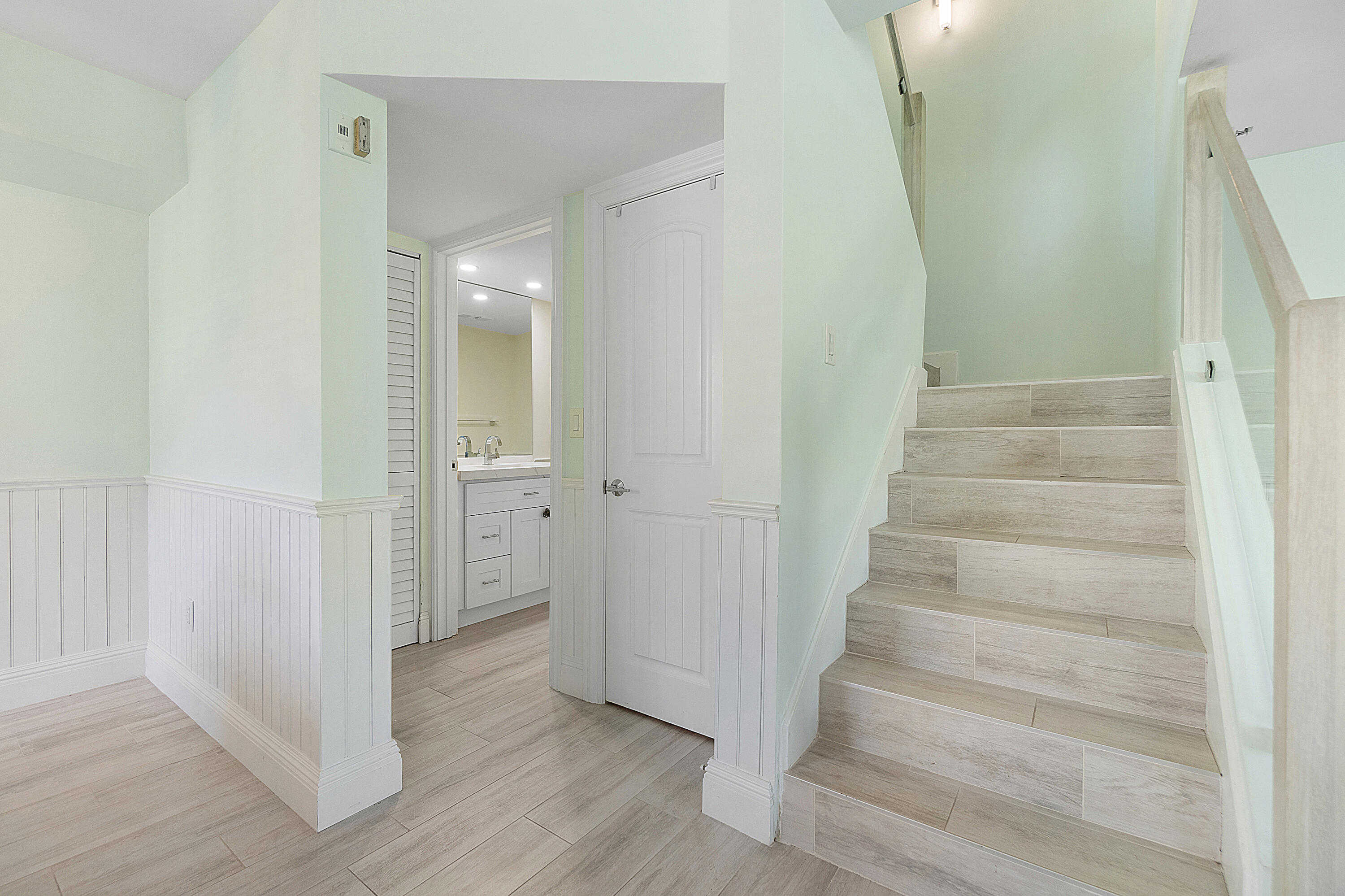 YACHT CLUB ON THE INTRACOASTAL CONDO - Residential