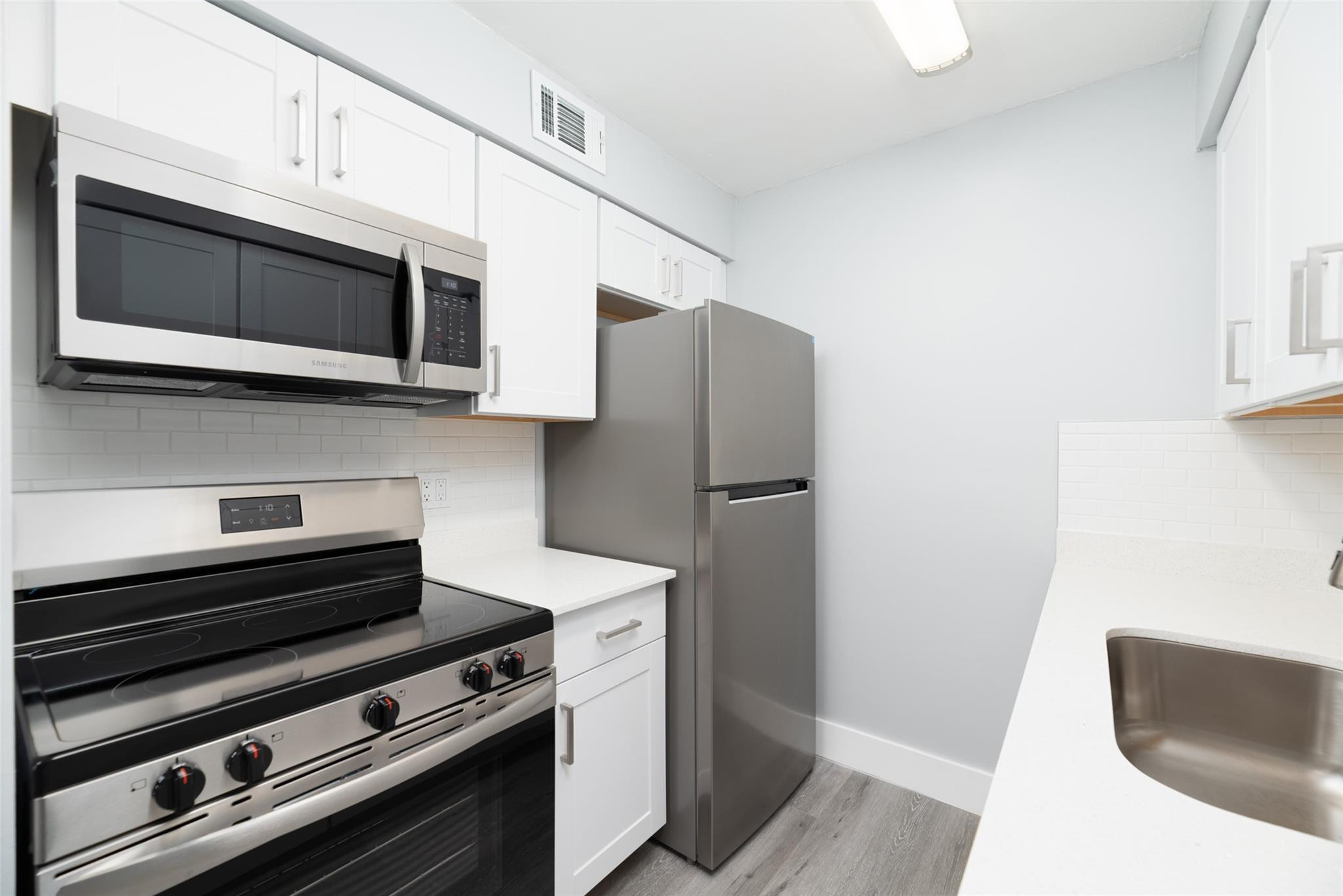 Florida Apts Inc - Residential Lease