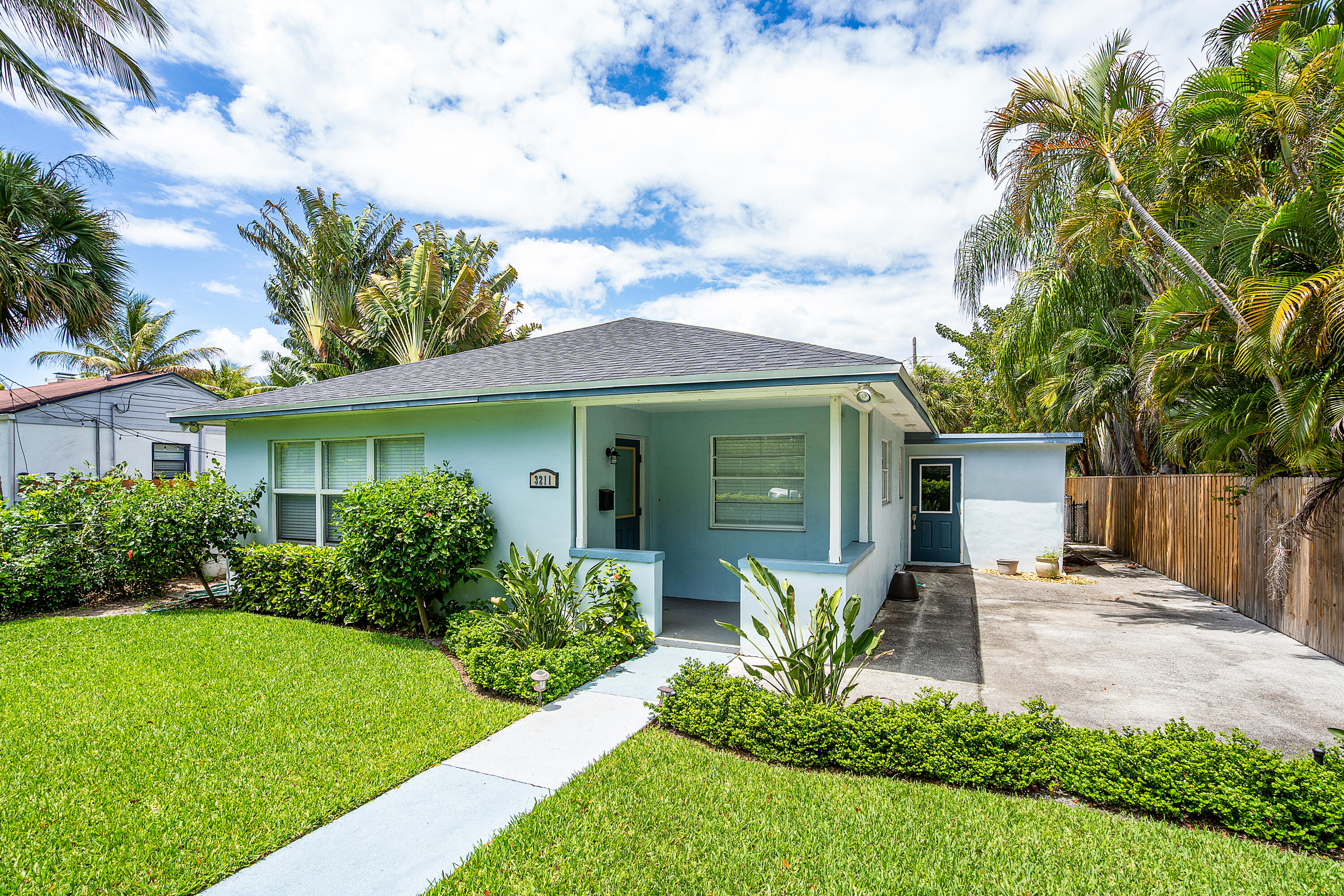 3211 Poinsettia Avenue
